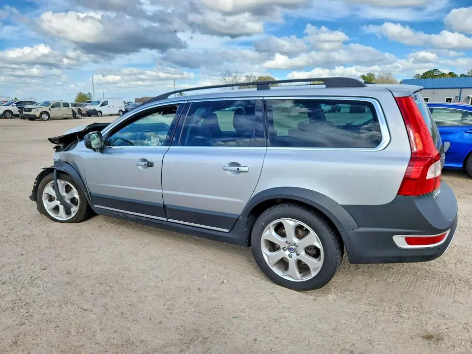 2011 VOLVO XC70 T6  