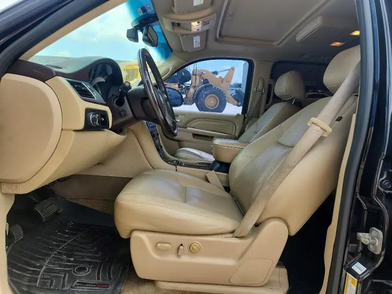2011 CADILLAC ESCALADE ESV LUXURY  