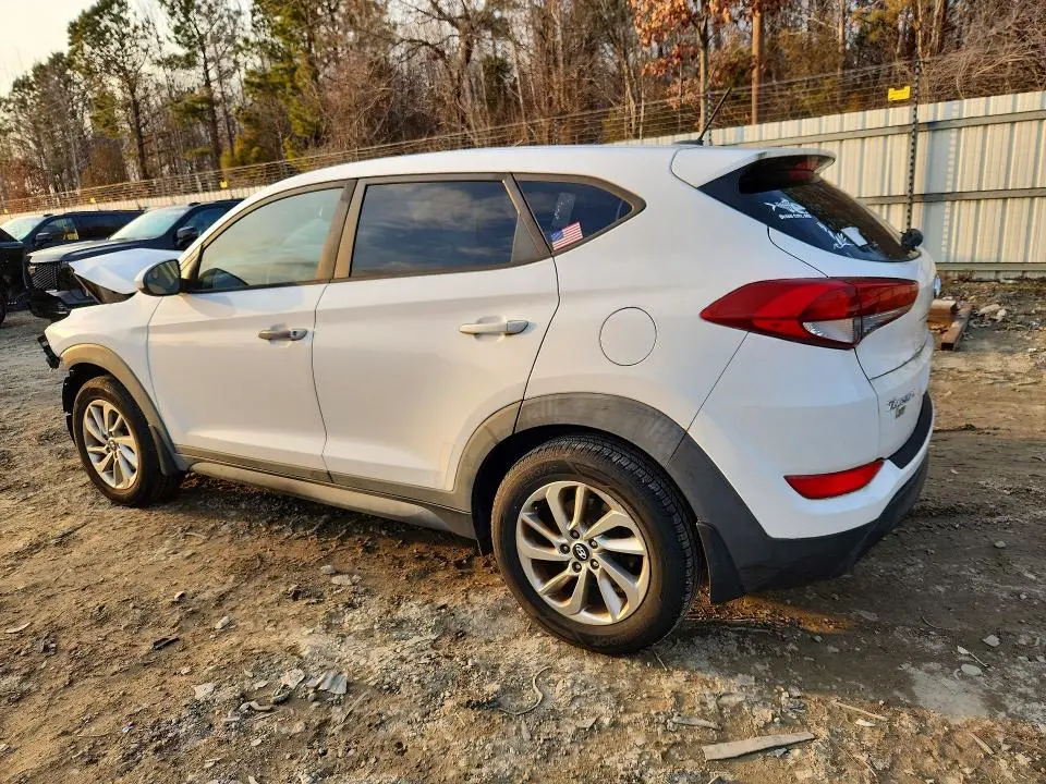 2016 HYUNDAI TUCSON SE  