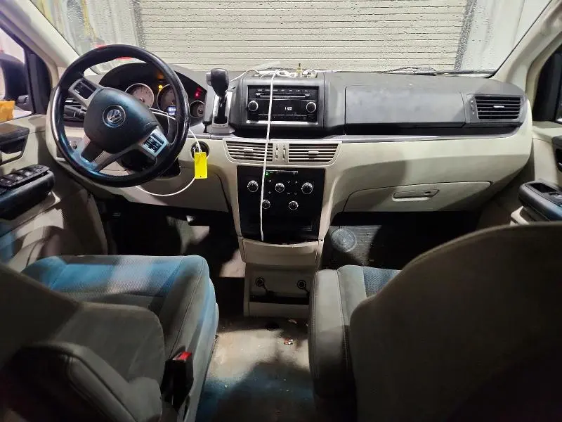 2012 VOLKSWAGEN ROUTAN S  