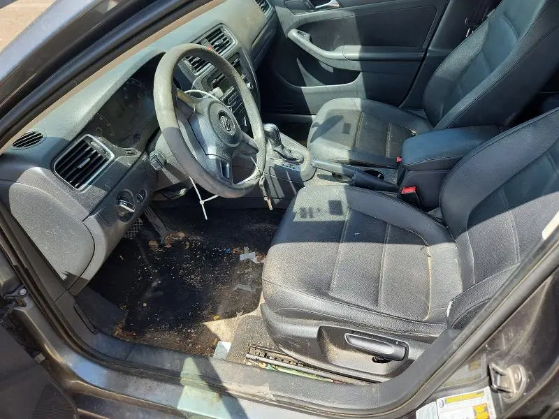 2011 VOLKSWAGEN JETTA SE  