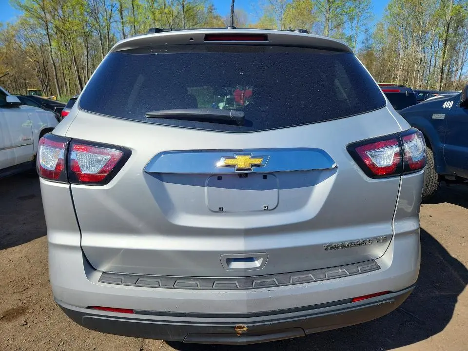 2016 CHEVROLET TRAVERSE LS  