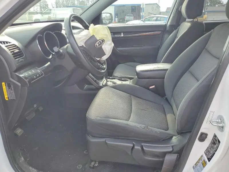 2011 KIA SORENTO BASE  