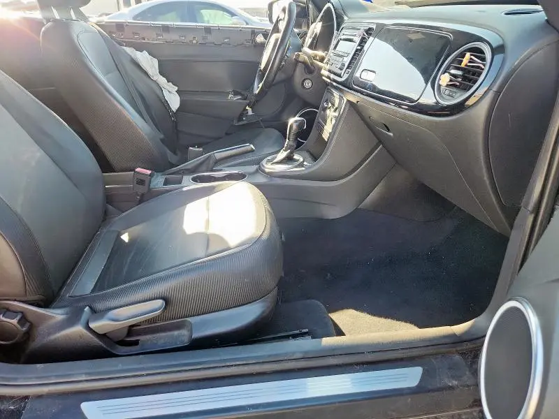 2012 VOLKSWAGEN BEETLE   