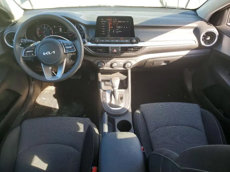 2023 KIA FORTE LX  
