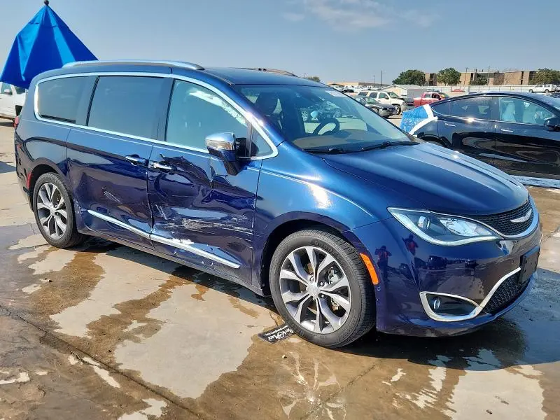 2017 CHRYSLER PACIFICA LIMITED  