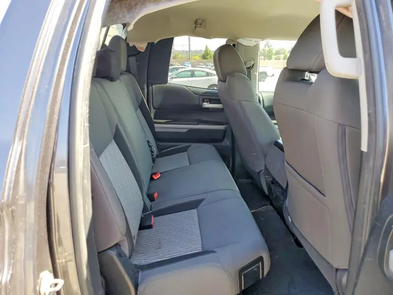 2017 TOYOTA TUNDRA SR5  