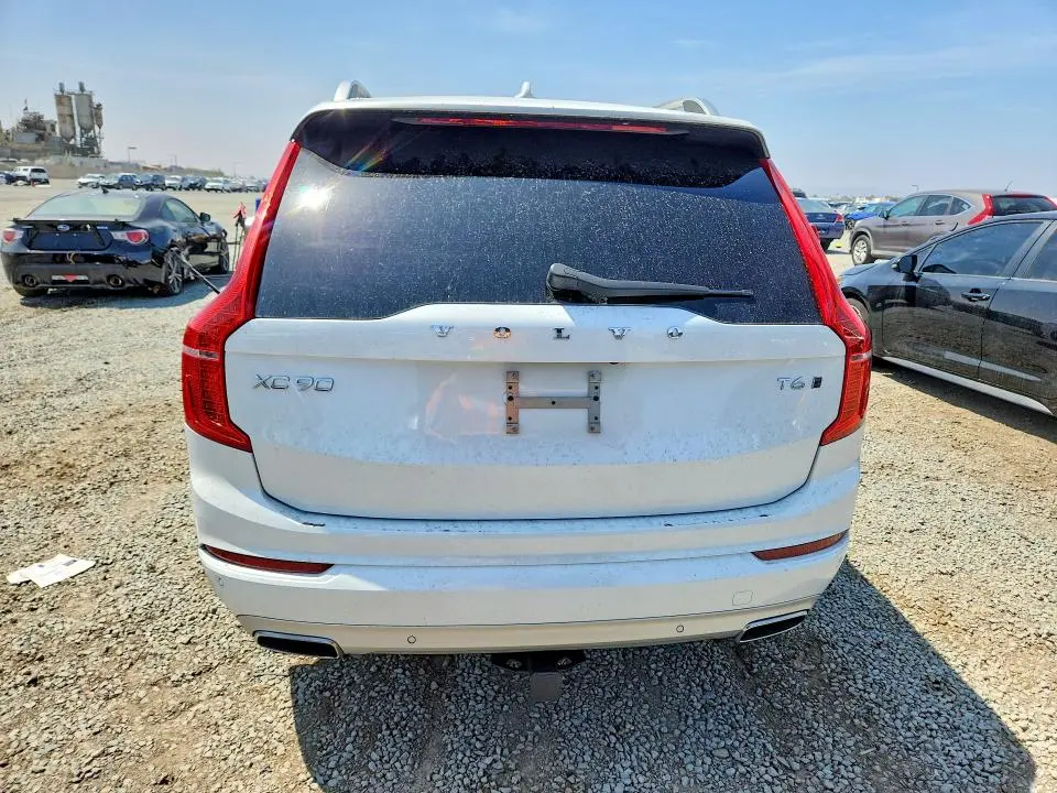2018 VOLVO XC90 T6  