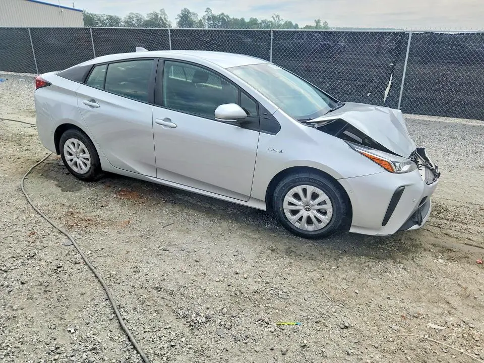 2022 TOYOTA PRIUS LE  