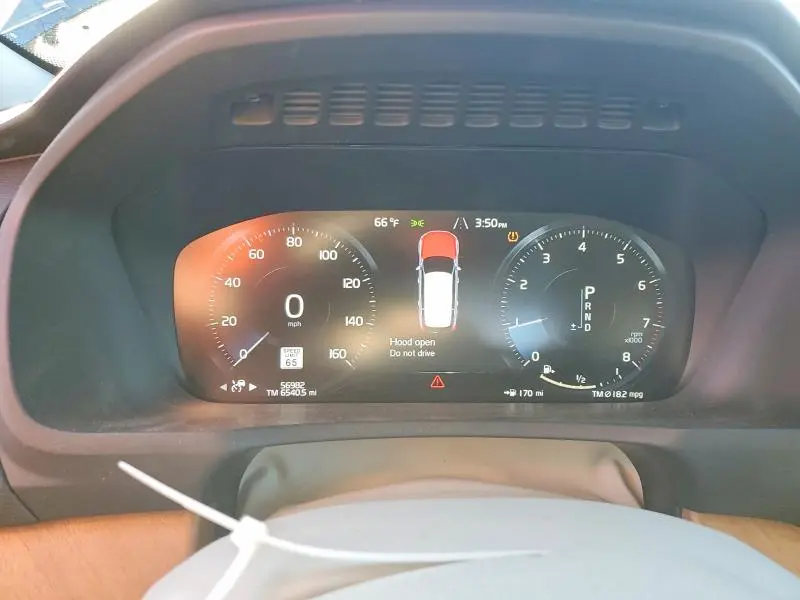 2022 VOLVO XC90 T6 MOMENTUM  