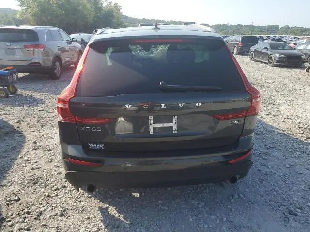 2021 VOLVO XC60 T5 MOMENTUM  
