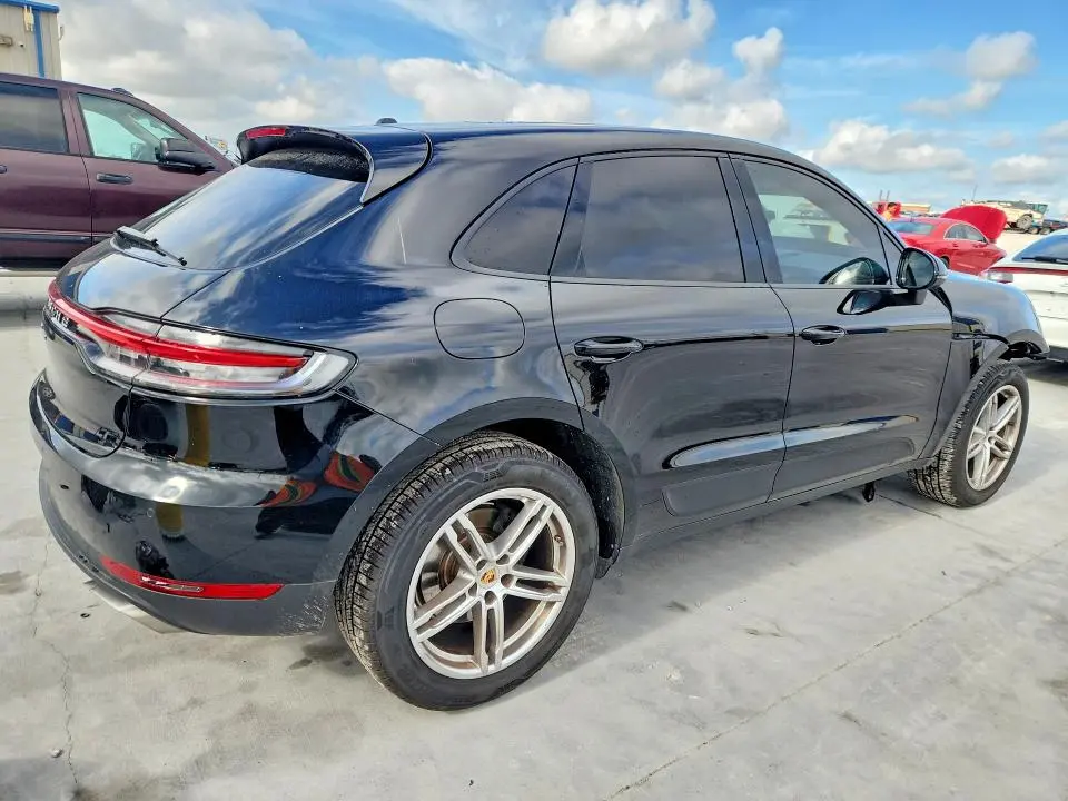 2021 PORSCHE MACAN   
