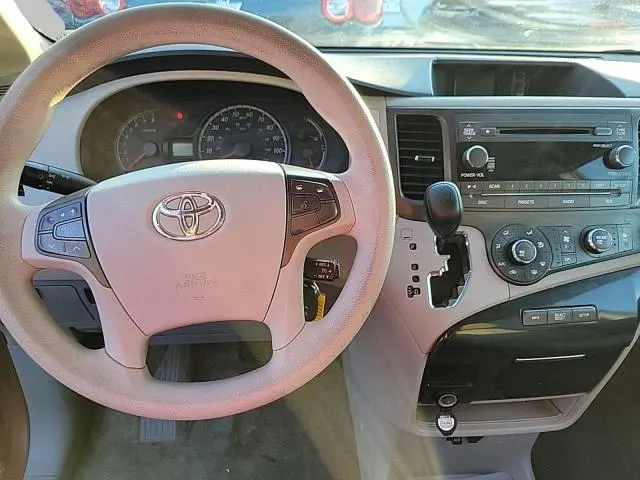 2011 TOYOTA SIENNA LE  