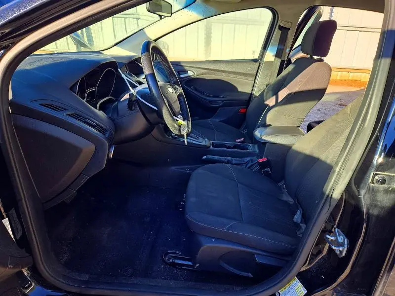 2017 FORD FOCUS SE  
