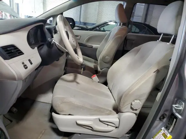 2012 TOYOTA SIENNA   