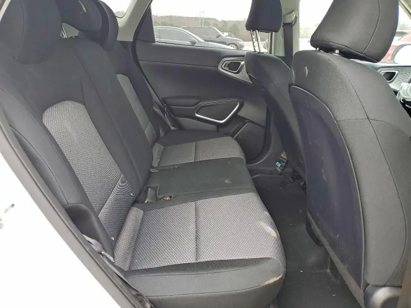 2023 KIA SOUL LX  