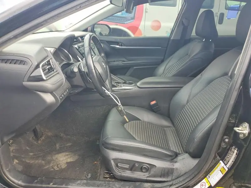 2019 TOYOTA CAMRY SE  