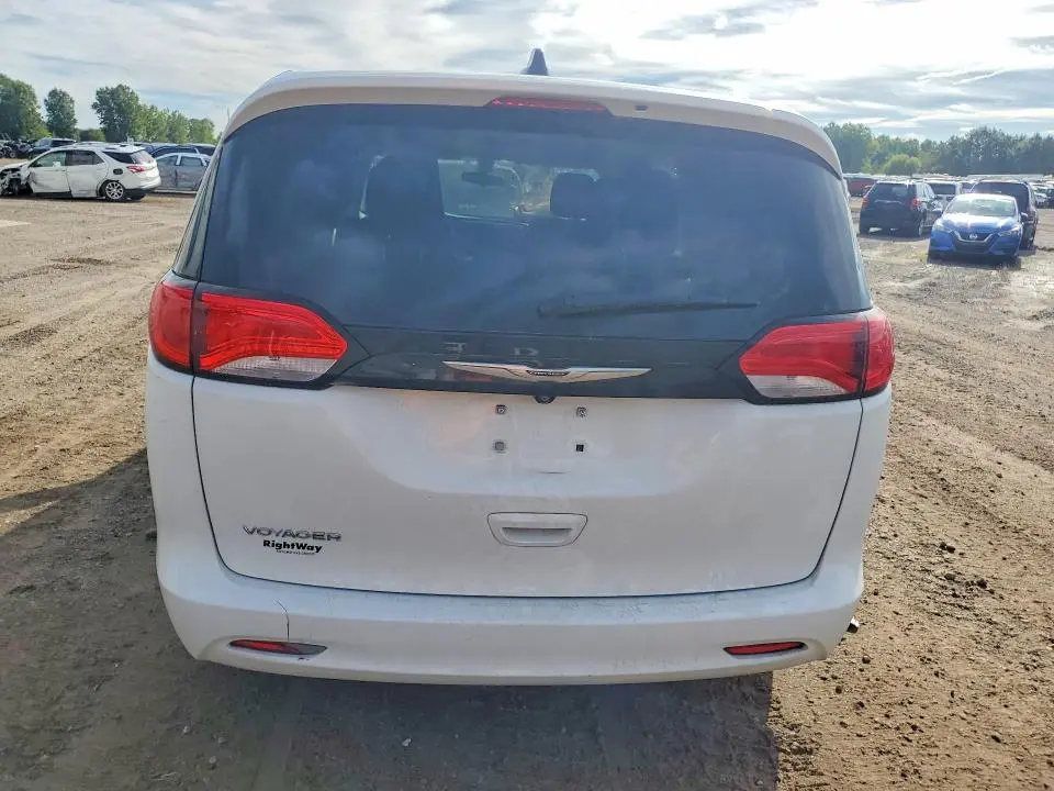 2022 CHRYSLER VOYAGER LX  