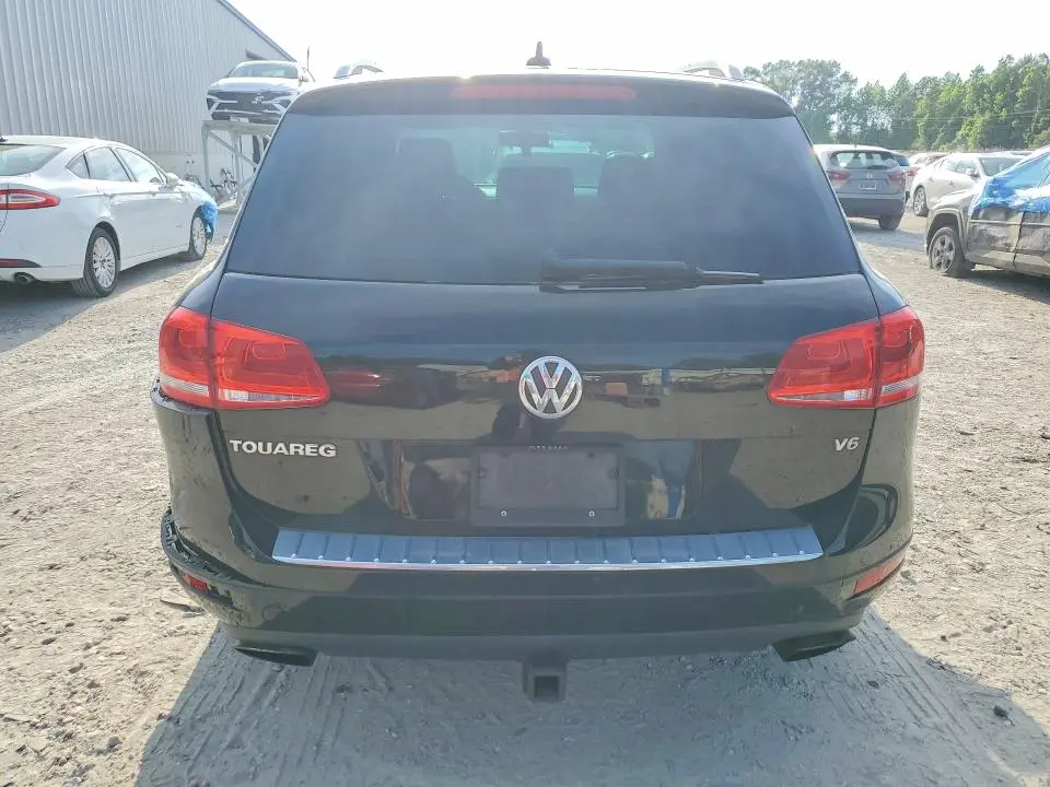 2011 VOLKSWAGEN TOUAREG V6  