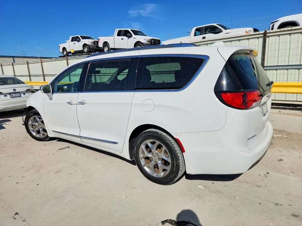 2018 CHRYSLER PACIFICA LIMITED  