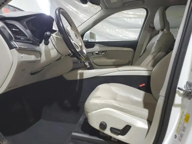 2017 VOLVO XC90 T5  