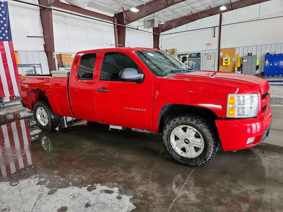 2011 CHEVROLET SILVERADO K1500 LT  