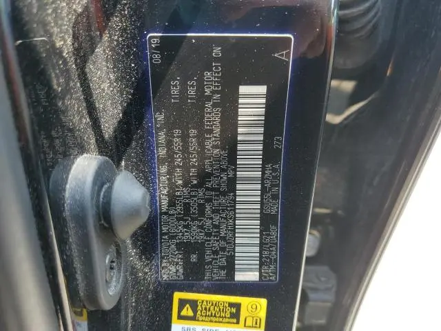 2019 TOYOTA HIGHLANDER SE  