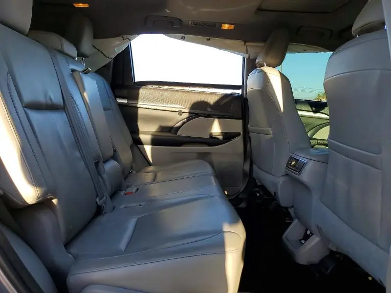 2015 TOYOTA HIGHLANDER XLE  