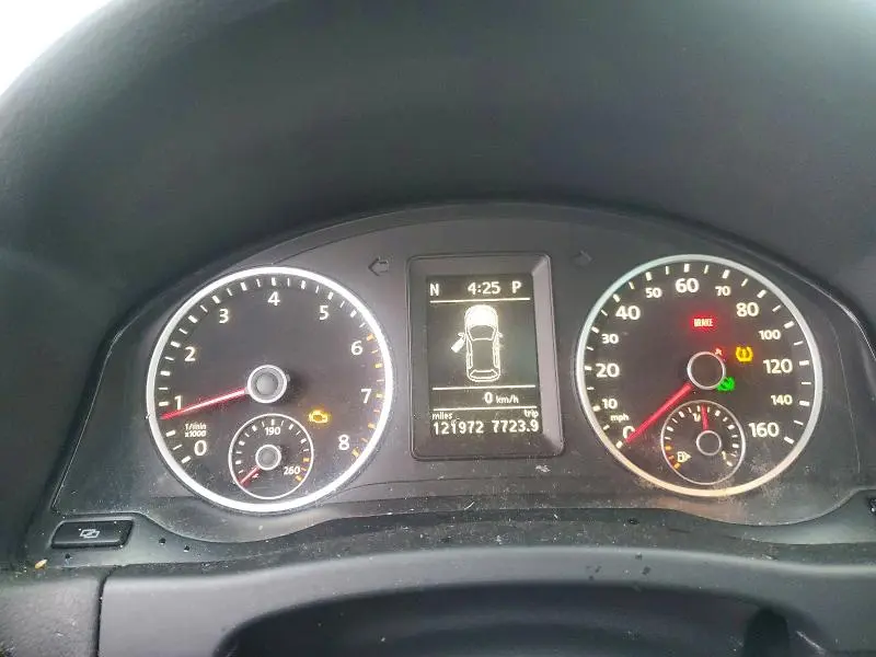 2011 VOLKSWAGEN TIGUAN S  