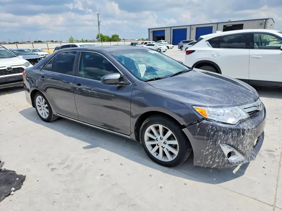 2012 TOYOTA CAMRY XLE  