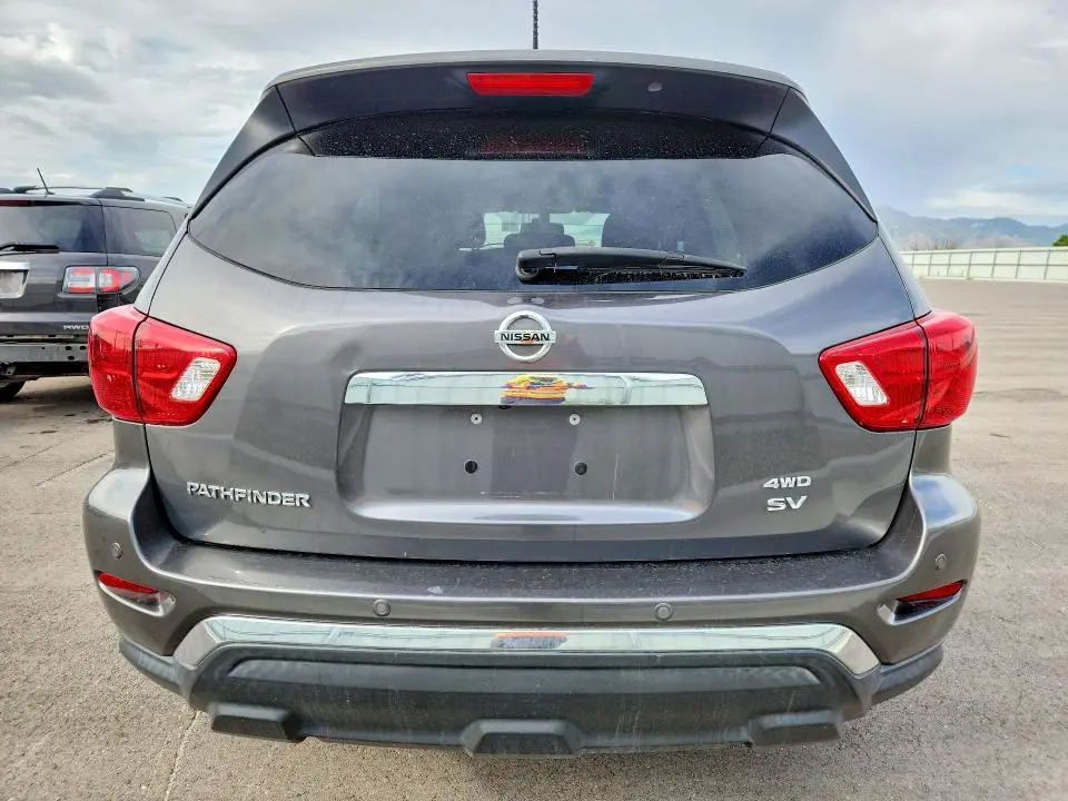 2017 NISSAN PATHFINDER SV  