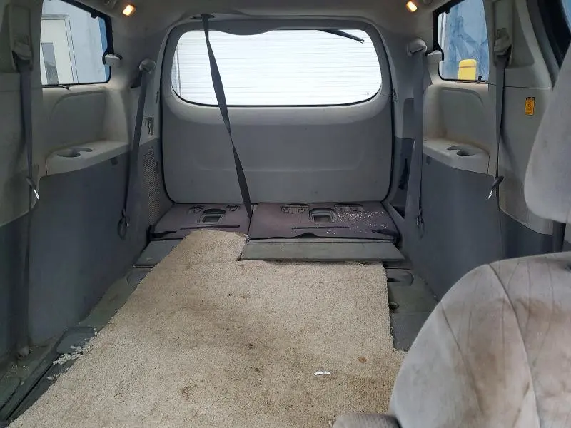 2011 TOYOTA SIENNA LE  
