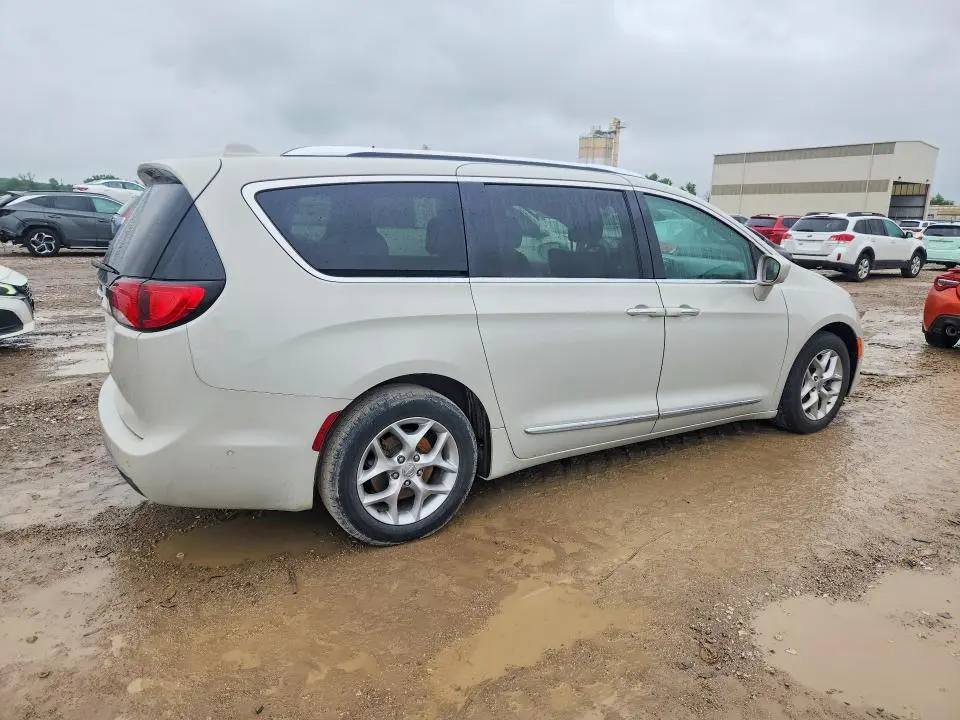 2019 CHRYSLER PACIFICA TOURING L PLUS  