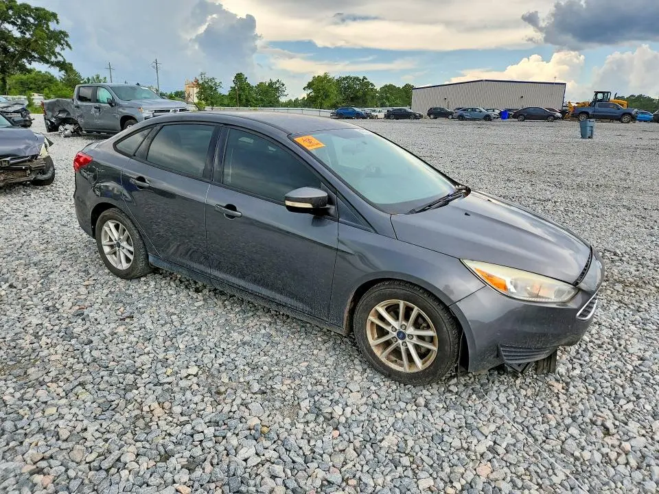 2017 FORD FOCUS SE  