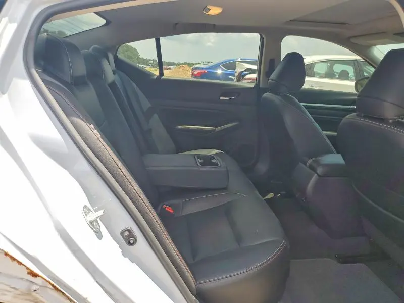 2023 NISSAN ALTIMA SR  