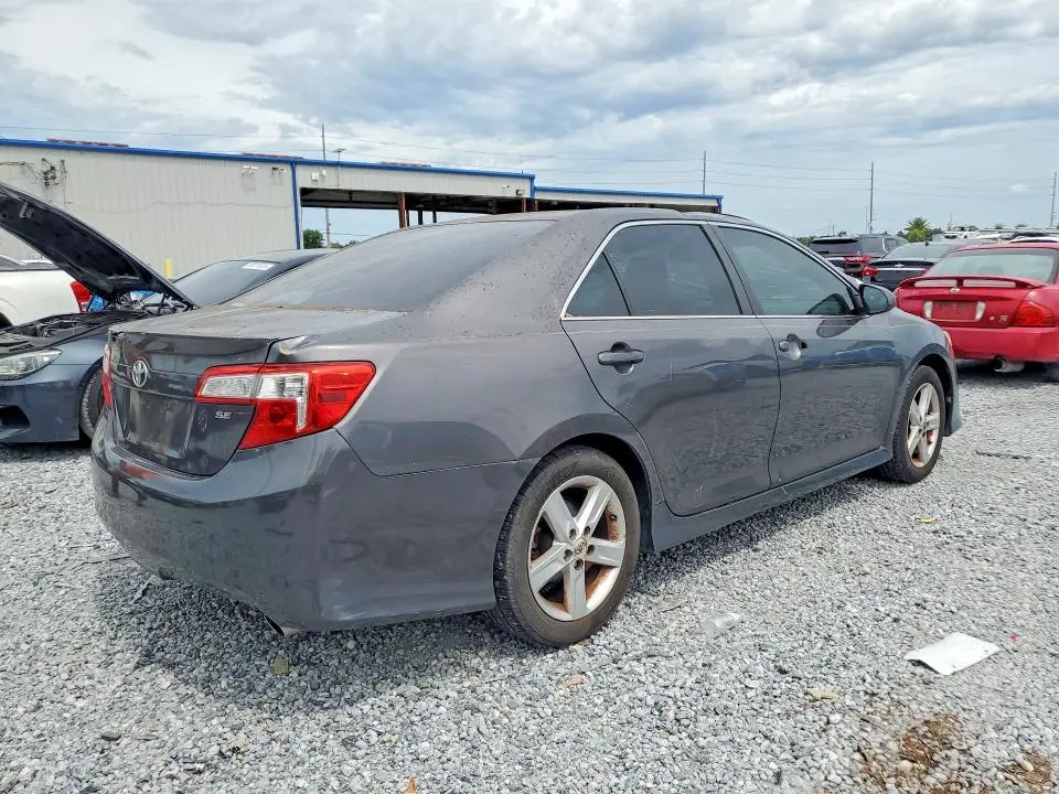 2013 TOYOTA CAMRY SE  