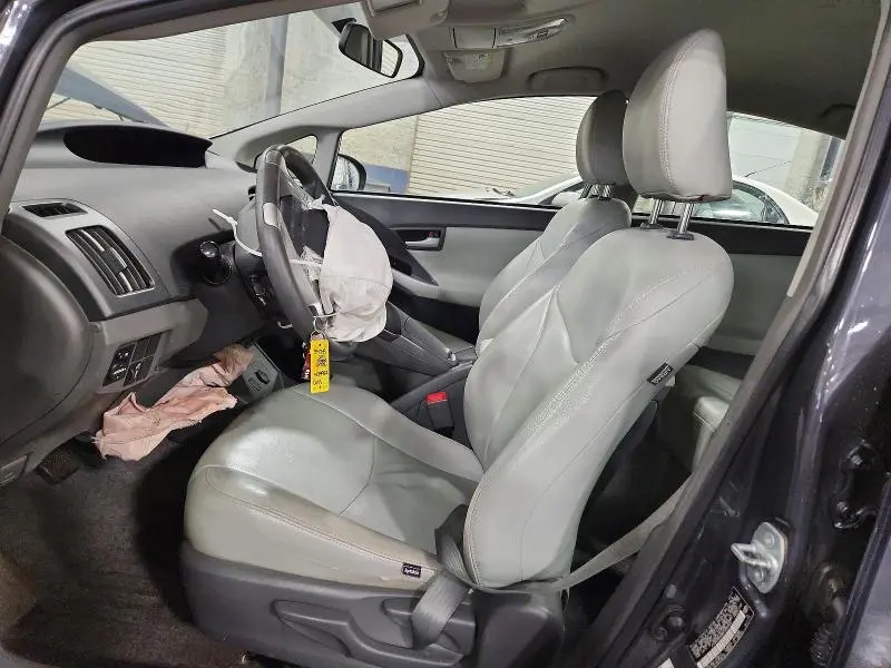 2011 TOYOTA PRIUS THREE  