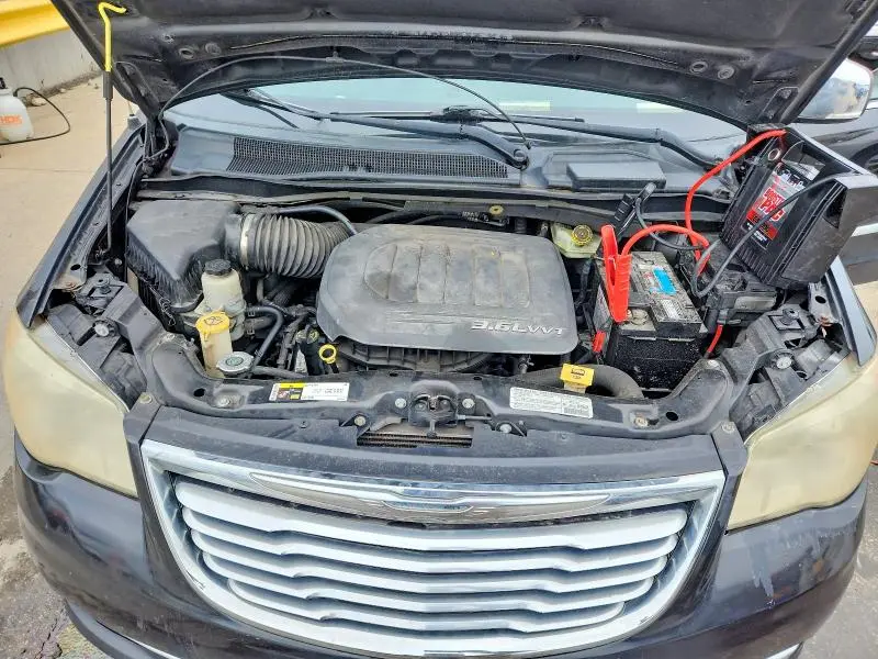 2013 CHRYSLER TOWN & COUNTRY TOURING L  