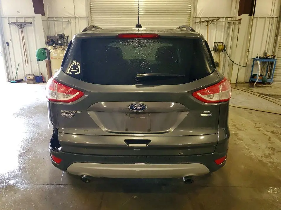 2016 FORD ESCAPE SE  