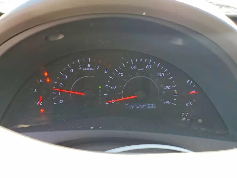 2010 TOYOTA CAMRY LE  