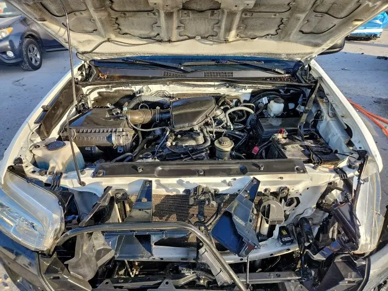 2019 TOYOTA TACOMA SR  