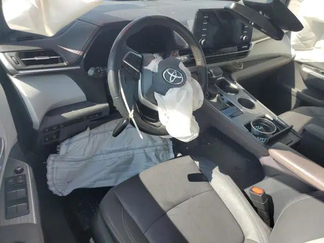 2023 TOYOTA SIENNA XSE  