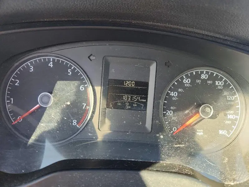 2011 VOLKSWAGEN JETTA SE  