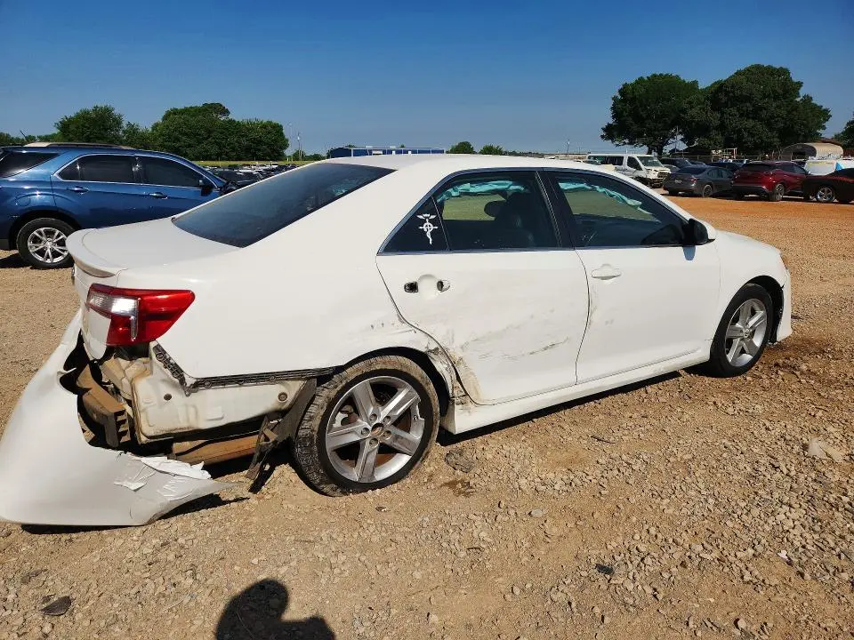 2012 TOYOTA CAMRY SE  