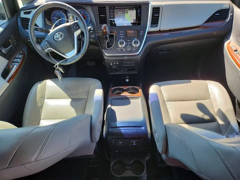 2015 TOYOTA SIENNA LIMITED PREMIUM 7-PASSENGER  