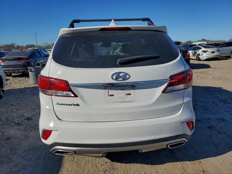 2017 HYUNDAI SANTA FE SE  