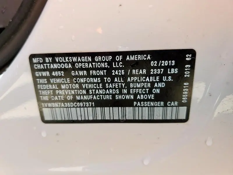 2013 VOLKSWAGEN PASSAT SE  