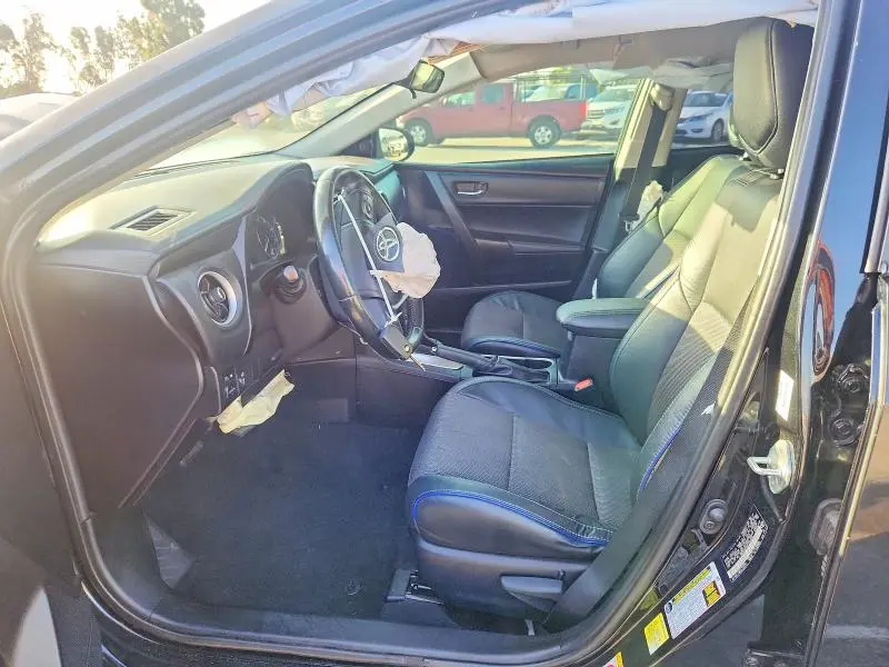 2019 TOYOTA COROLLA SE  
