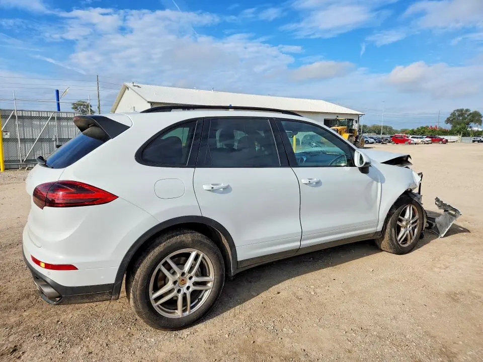 2017 PORSCHE CAYENNE S  