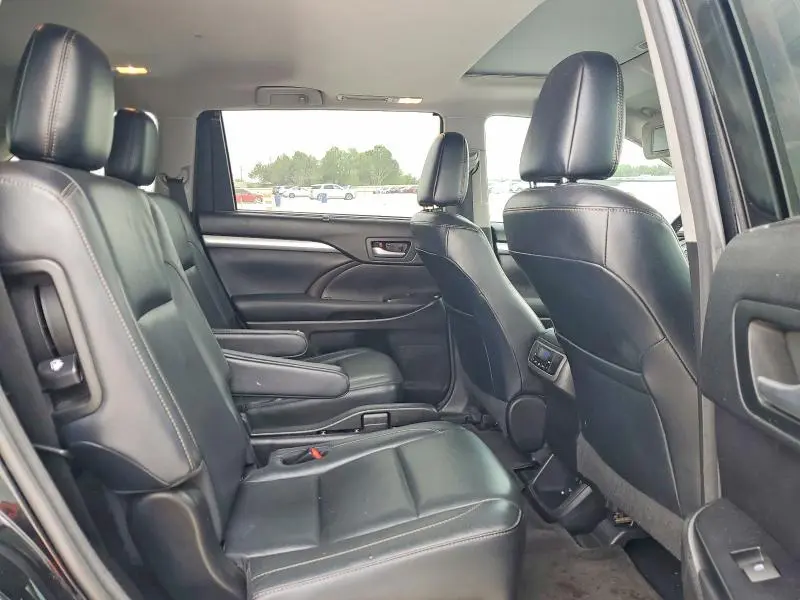 2018 TOYOTA HIGHLANDER XLE  